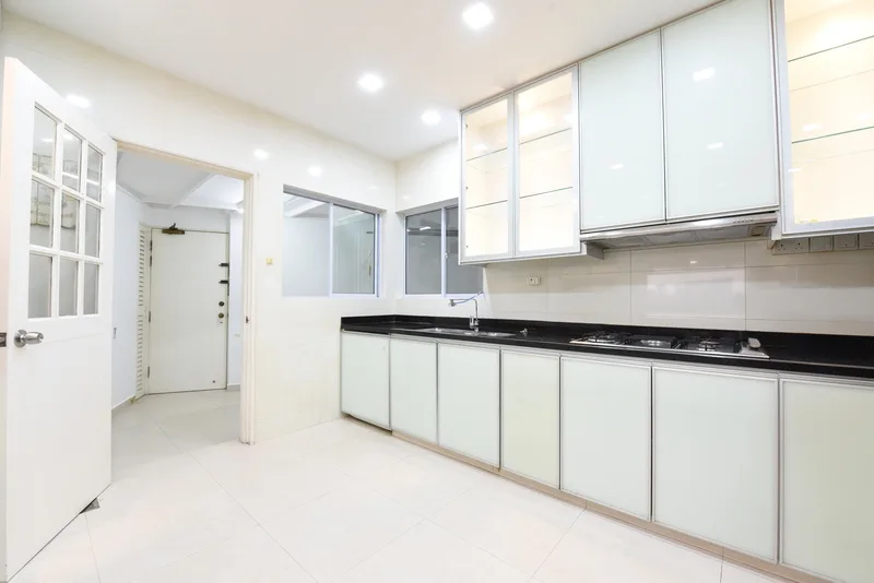 Regency Park 4+1 Bedroom Condo with a Great View for Rent — photo 9